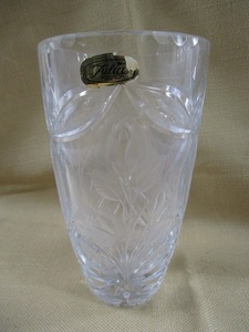 ★GENUINE HAND CUT LEAD CRYSTAL MADE IN POLAND ガラスの花瓶 素敵です 汚れキズあり 径12㎝ 高さ20㎝ tm2205-16-7★