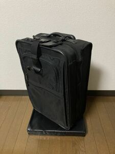 美品トゥミ TUMI ガーメントバック キャリーケース 2243D3 ブラック黒　スーツケース　ビジネス