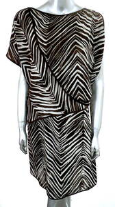  2 пункт и больше бесплатная доставка! 2A42 BCBGMAXAZRIA Be si- Be ji- Max Azria One-piece S Brown чай Zebra рисунок колено длина короткий рукав весна лето 