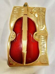 ヴァイオリンの隠し扉付き小物入れ　未使用立体薔薇の飾り付き楽譜　アンティーク　ヴィンテージ　 縦13.5×横9×厚み3cm程金属製VIOLIN 