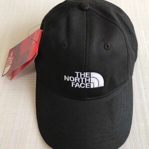 ［新品、未使用］ 人気 THE NORTH FACE キャップ フリーサイズ　ノースフェイス 帽子ブラック&ホワイトの刺繍ロゴ