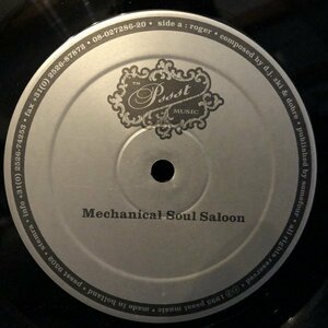 Mechanical Soul Saloon / Roger , Shoul