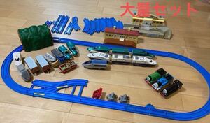 プラレール☆動く車両4台セット!大量セット☆トーマス パーシー Max はやぶさ 連結部品付き マックのおまけ付き