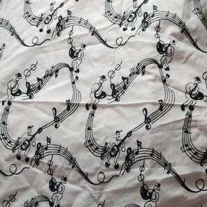 ト音記号 楽譜 音符 音楽団 ジャズバンド 楽器 綿ローン刺繍生地