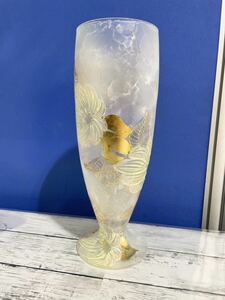 22A05-53:ガラス工芸品　花瓶　大　口径12.8cm　高さ38cm　在銘　お花　金彩　フラワーアレンジメント　大きな花瓶　軽い