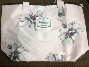  unused *MORE* moa *2015 year 5 month number * appendix * Snidel * adult flower tote bag 
