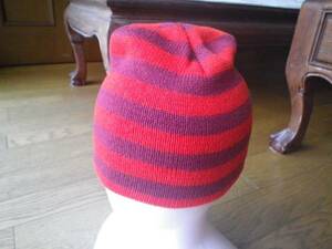 米国製　ニット帽　帽子　キャプ　赤・海老茶ボーダー