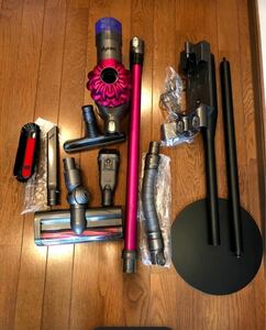 dyson V6 コードレス掃除機　クリーナースタンド付き　お値下げしました。