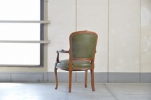 イタリア製 アームチェアc 本革 椅子 クラシック 鋲打ち アンティーク 猫脚 木製 ロココ 椅子 腰掛け エレガント_カリモク ルイ_画像1