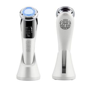 【多機能美顔器】10つ機能を備えて、自分用だけでなくプレゼントにも使える美顔器です。
