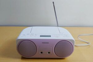 TOSHIBA CDラジオ　TY-C150 2017年製　ピンク白