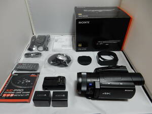 FDR-AX700　ソニー　４Kビデオカメラ　使用極少の美品　BC-TRV充電器　予備の純正バッテリー　レンズ保護フィルター　液晶フィルムをセット