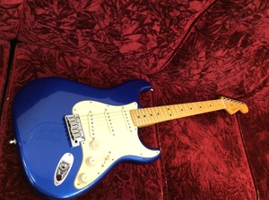 新品　即納可能　Fender USA American Ultra Stratocaster Maple Fingerboard, Cobra Blue　送料無料（沖縄、離島除く）郡山店展示商品
