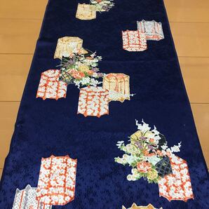 ★着物ハギレ 貝桶花金彩 紺★ 188アンティーク はぎれ リメイク 古布