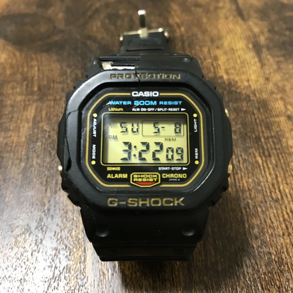 スピード 初期 Gショック DW-5600 黒金 ゴールド 200m 逆輸入 smcint.com