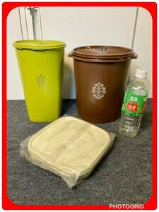 ★ タッパーウェア 3つ まとめて 緑（中古） 茶（中古） 白（新品） Tupperware 昭和レトロ 保存容器 調味料入れ