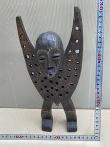 ビニャーゴ421／アフリカ コンゴ民主共和国 レガ 民族 立像 木彫 彫刻 縦横厚み29x14x8cm 重さ340g プリミティブ