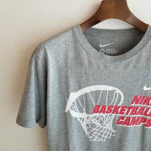 NIKE ナイキ トップス Tシャツ プリント ラウンドネック 文字 ロゴ 半袖 メンズ サイズM グレー Xmm10