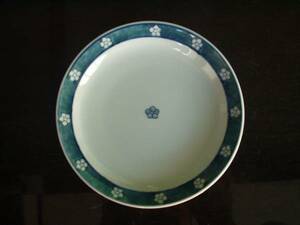 Art hand Auction 伊万里･有田･波佐見･光玉窯手描き梅紋14cm皿1枚, 和食器, 皿, 小皿