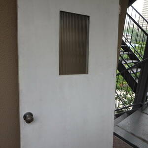 アンティーク　白いドア　ノブ付き　都内　直接引き取り可能