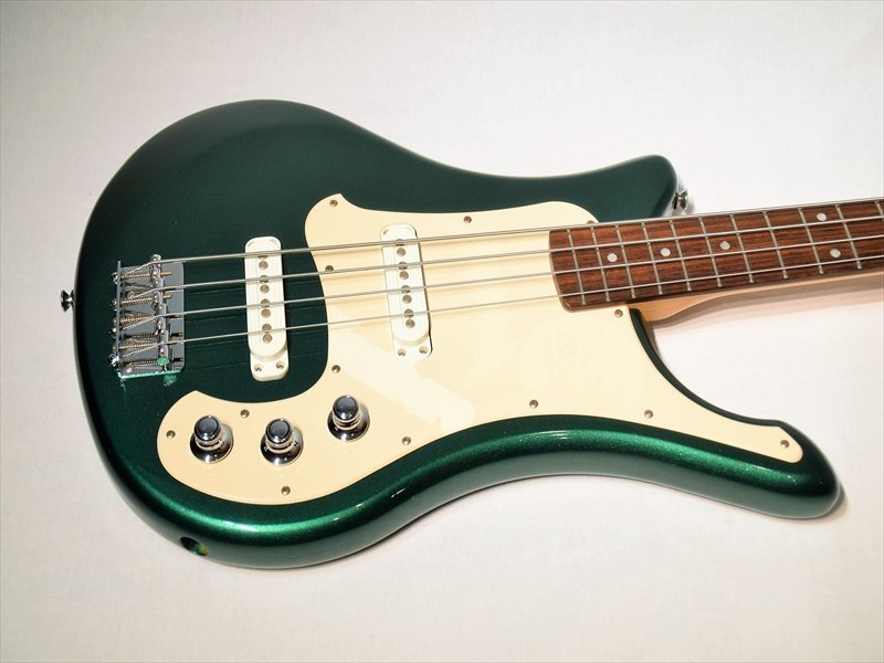 ヤマハベースギターSBV_500レザーケース、ストラップ付き