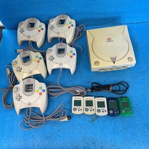 NO.05143.100.. Dreamcast ドリームキャスト　HKT-3000/ HKT-7700 コントローラ— などまとめセット 本体通電確認 現状ジャンク品 