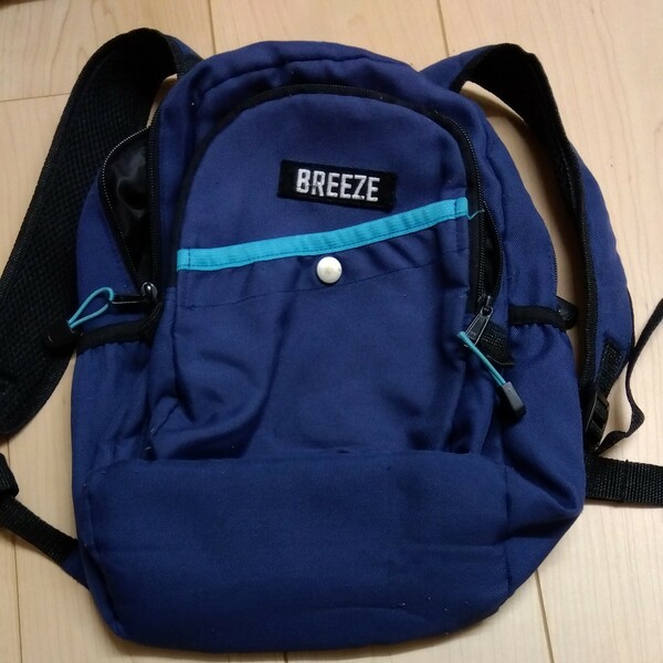 BREEZE　リュック横23㌢　縦30㌢　幅10㌢