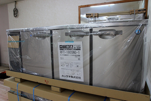 新品未開封 22年製 ホシザキ星崎 3ドア 台下冷凍冷蔵庫 フリーザー コールドテーブル 1800×600 RFT-180SNG-1 厨房店舗業務用11