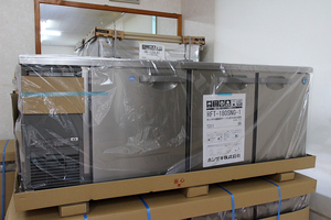 新品未開封 22年製 ホシザキ星崎 3ドア 台下冷凍冷蔵庫 フリーザー コールドテーブル 1800×600 RFT-180SNG-1 厨房店舗業務用8