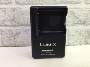 パナソニック　LUMIX　バッテリーチャージャー　DE-A11A　中古品6620
