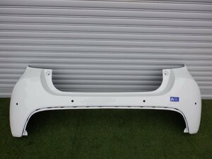 トヨタ純正 MXPA10 MXPH10 KSP210 ヤリス YARIS リアバンパー ホワイト ｍ-22-4-596 