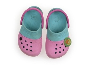 クロックス CROCS サンダル 靴15cm～ 女の子 ピンク、黒、水色 子供服 ベビー服 キッズ（955149）