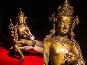 仏教美術 チベット密教 銅塗金 宝石象嵌 仏造像 仏像 高さ37cm横幅18.5cm