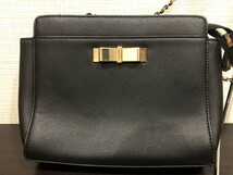 ■【YS-1】 チャールズアンドキース ショルダーバッグ ■ 黒 ブラック系 縦18cm×横22cm ■ CHARLES & KEITH 【東京発 手渡し可能】K■_画像2