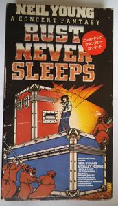 0/国内版ＶＨＳ☆ニールヤング（NEIL YOUNG）☆「ファンタジー・コンサート」☆RUST NEVER SLEEPS1978年サンフランシスコでのライブ映像。