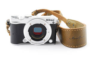 ★極上美品・シャッター数2700枚以下★ Nikon ニコン 1 J5 ボディ #4622