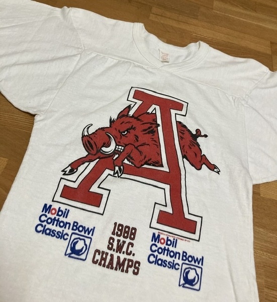 80's VINTAGE ARKANSAS Razorbacks SWC 1988 CHAMPS フットボールTシャツ USA製 古着