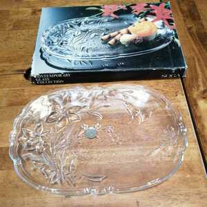 箱入未使用品 SOGAガラス 菓子器 お皿 硝子 JAPAN 華 飾り皿 アンティーク (約26×18×高さ2.4cm)