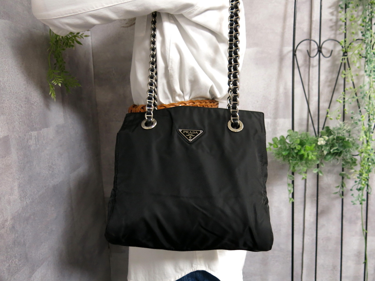 人気No.1 希少 美品✨プラダ ナッパレザー ワンショルダーバッグ 刻印