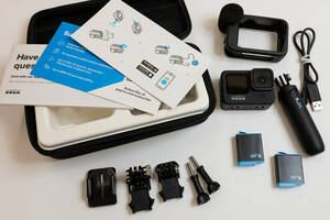 1円～！ GoPro HERO9 Black ＋メディアモジュラー(ADFMD-001) ＋ショーティー(AFTTM-001) ＋純正バッテリーｘ２個 ＋希望者MicroSD128GB