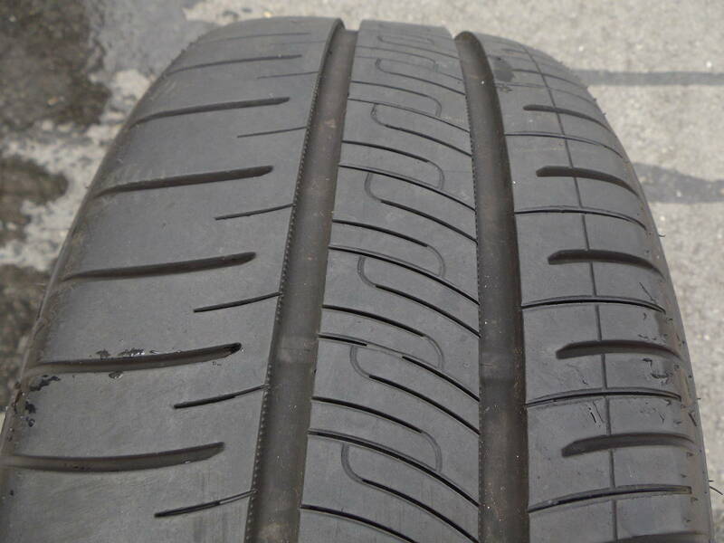 1本です。205/50R17　ダンロップ　ENASAVE　RV505　2021年