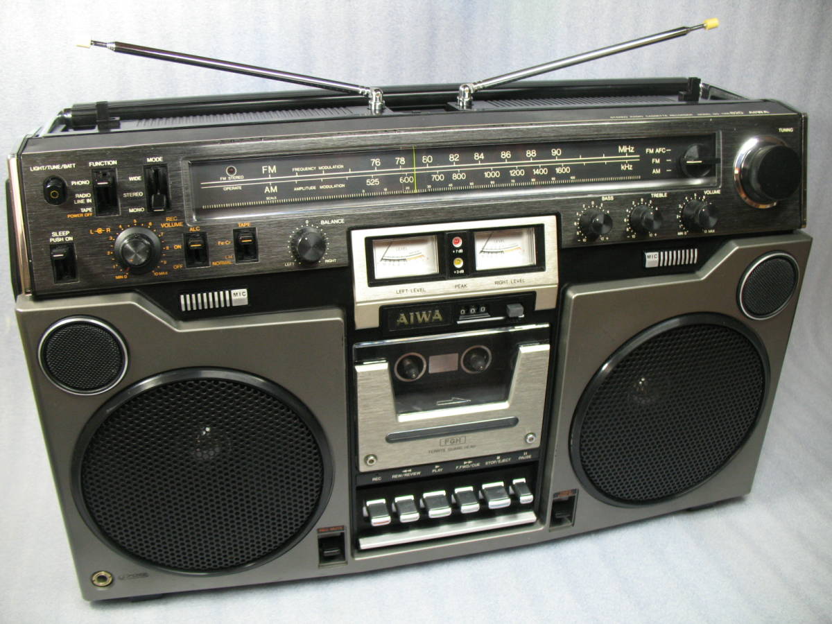 AIWA TPR-820 ラジオのみ ビンテージ 通電確認OK ステレオラジカセ
