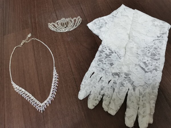ティアラ ネックレス グローブ3点セット 結婚式 ウェディング