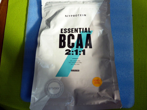 送料込 マイプロテイン BCAA ピーチマンゴー×1kg ブルーベリーチーズ×25g 2:1:1　パウダー myprotein　