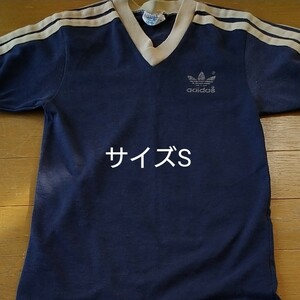 adidas♪　ビンテージＶネックTシャツ★ 肩３ライン★トレフォイル★サイズＳ（8-10)