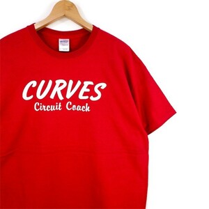 ギルダン GILDAN 半袖プリントTシャツ メンズUS-XLサイズ CURVES Circuit Coach 企業物 レッド クルーネック t-1649