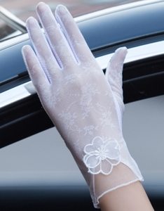 レディース UVカット日焼止め　花飾り手袋（F07A)白
