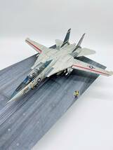 タミヤ　1/48　F-14　トムキャット(後期型)　発艦セット　プラモデル組み立て・塗装完成品(送料無料) _画像1