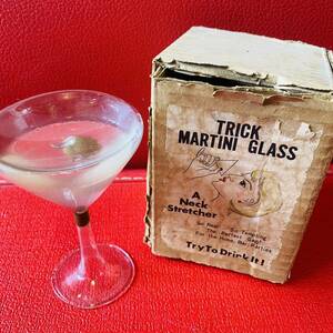 【1950s-1960s vintage】olive in martini glass trick ヴィンテージ パーティーグッズ マティーニ グラス