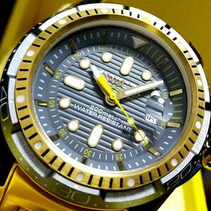 【新品】$1995 INVICTA インビクタ 高級腕時計 HYDROMAX ハイドロマックス ゴールド×グレー 激レア デットストック！の画像1